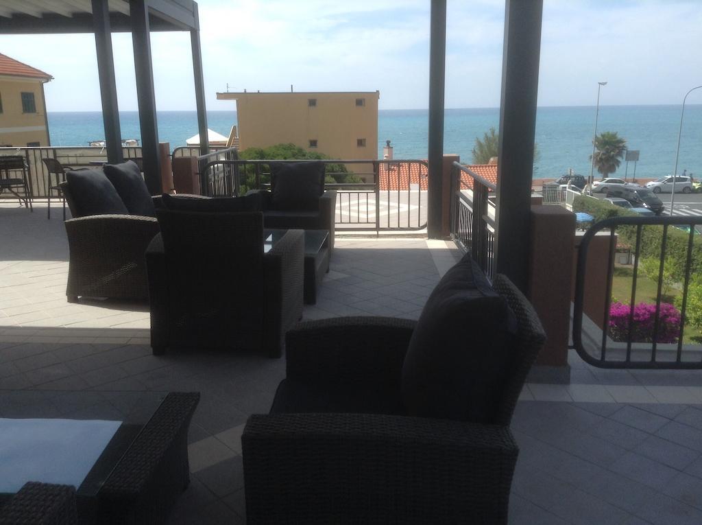 Villa Le Logge Ventimiglia Exterior foto