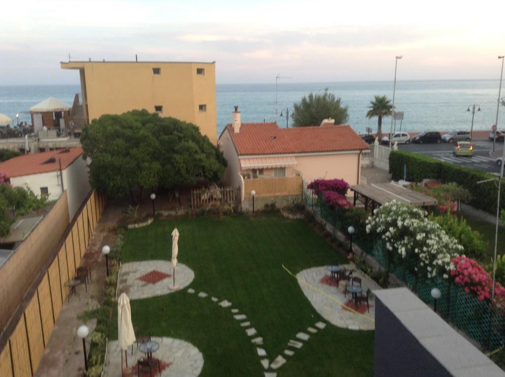 Villa Le Logge Ventimiglia Exterior foto